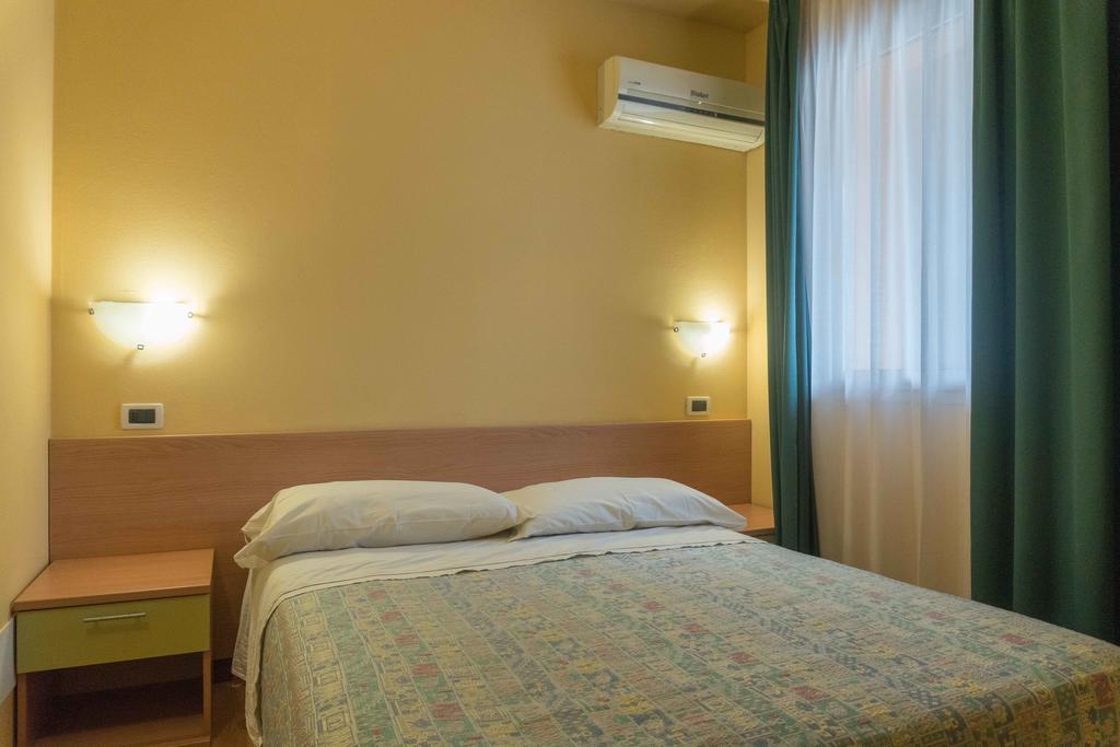 Ristorante Albergo Al Donatore Teòr Rum bild